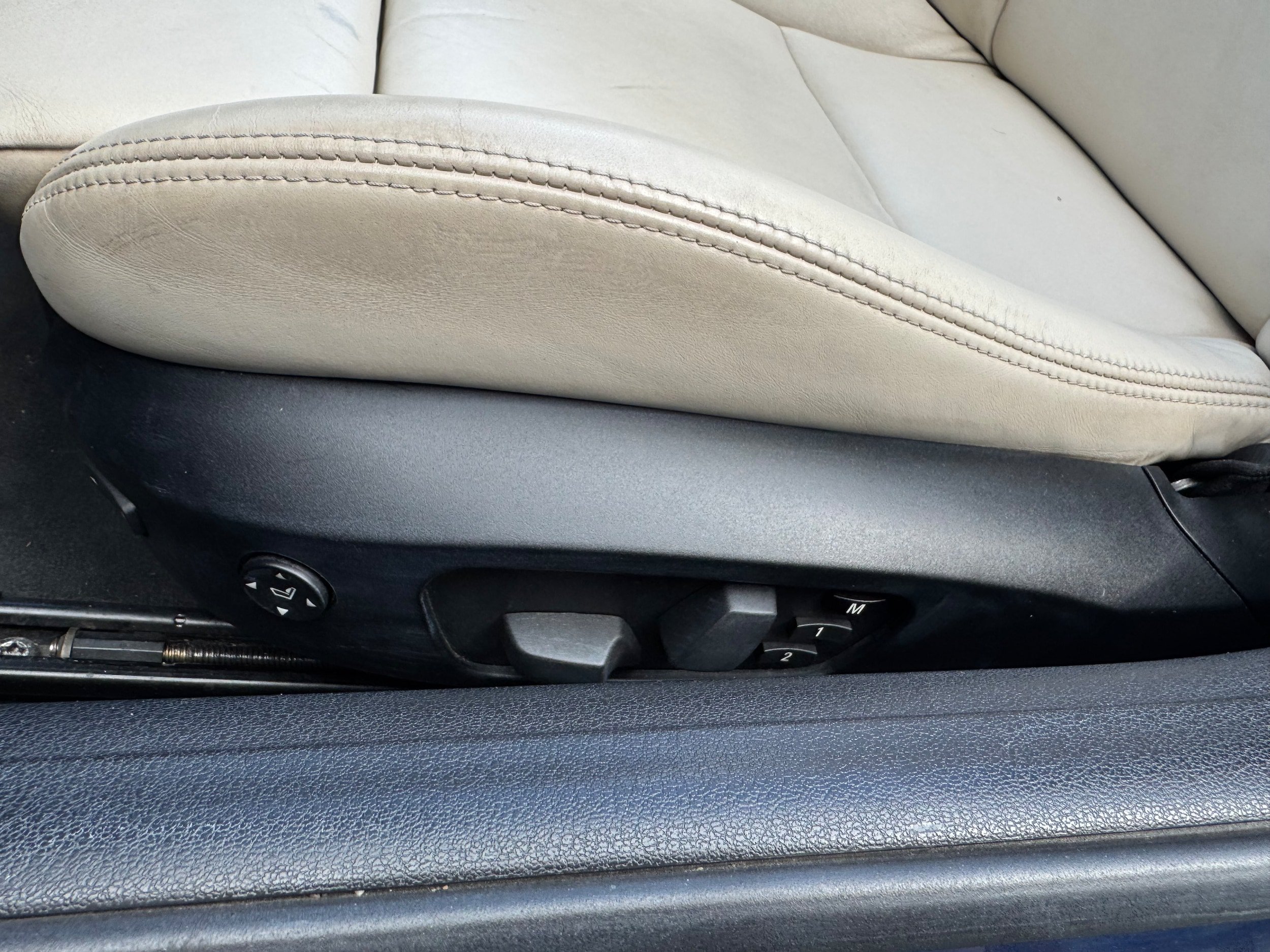 Used 2009 BMW Z4 sDrive30i RWD image 8
