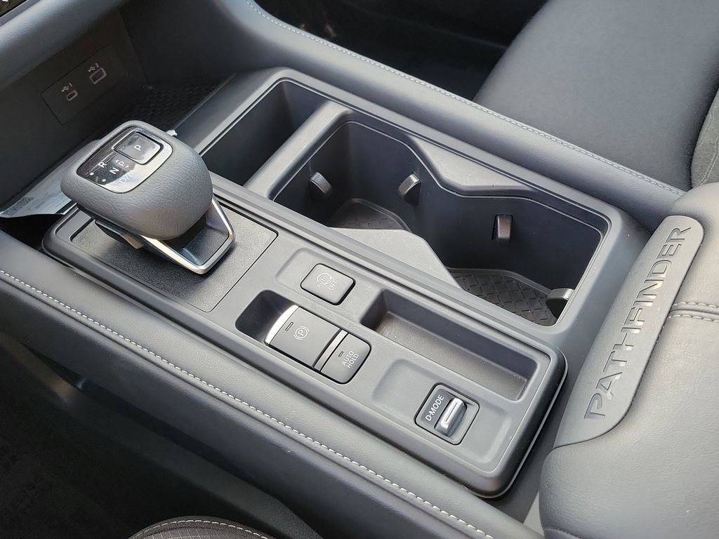 Certified 2025 Nissan Pathfinder S image 14