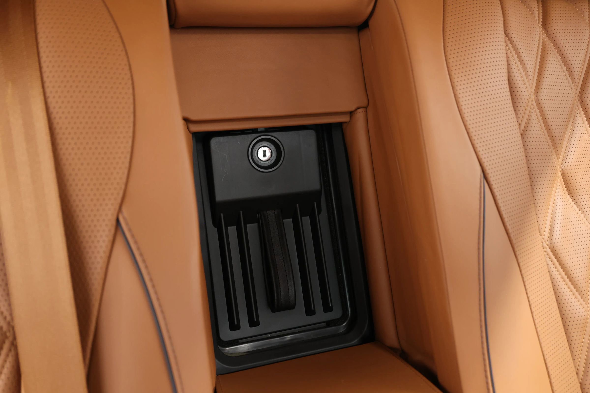 Used 2014 Bentley Flying Spur W12 image 70