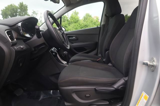 Used 2020 Chevrolet Trax LS w/ Tint and Cruise Package FWD image 12