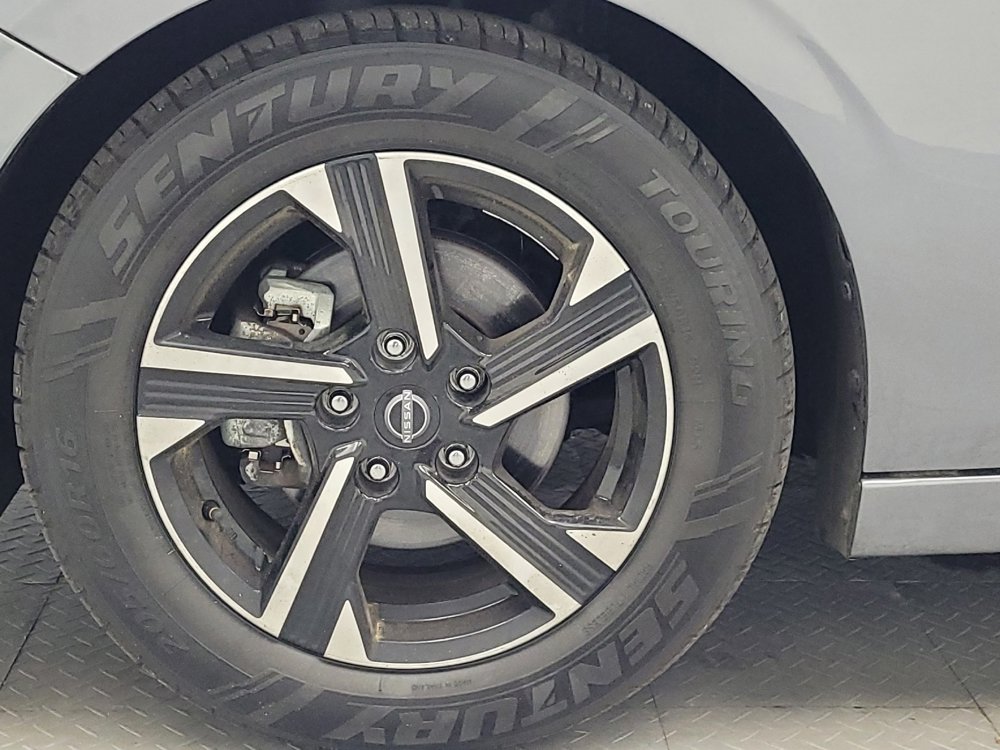Used 2024 Nissan Sentra SV FWD image 31