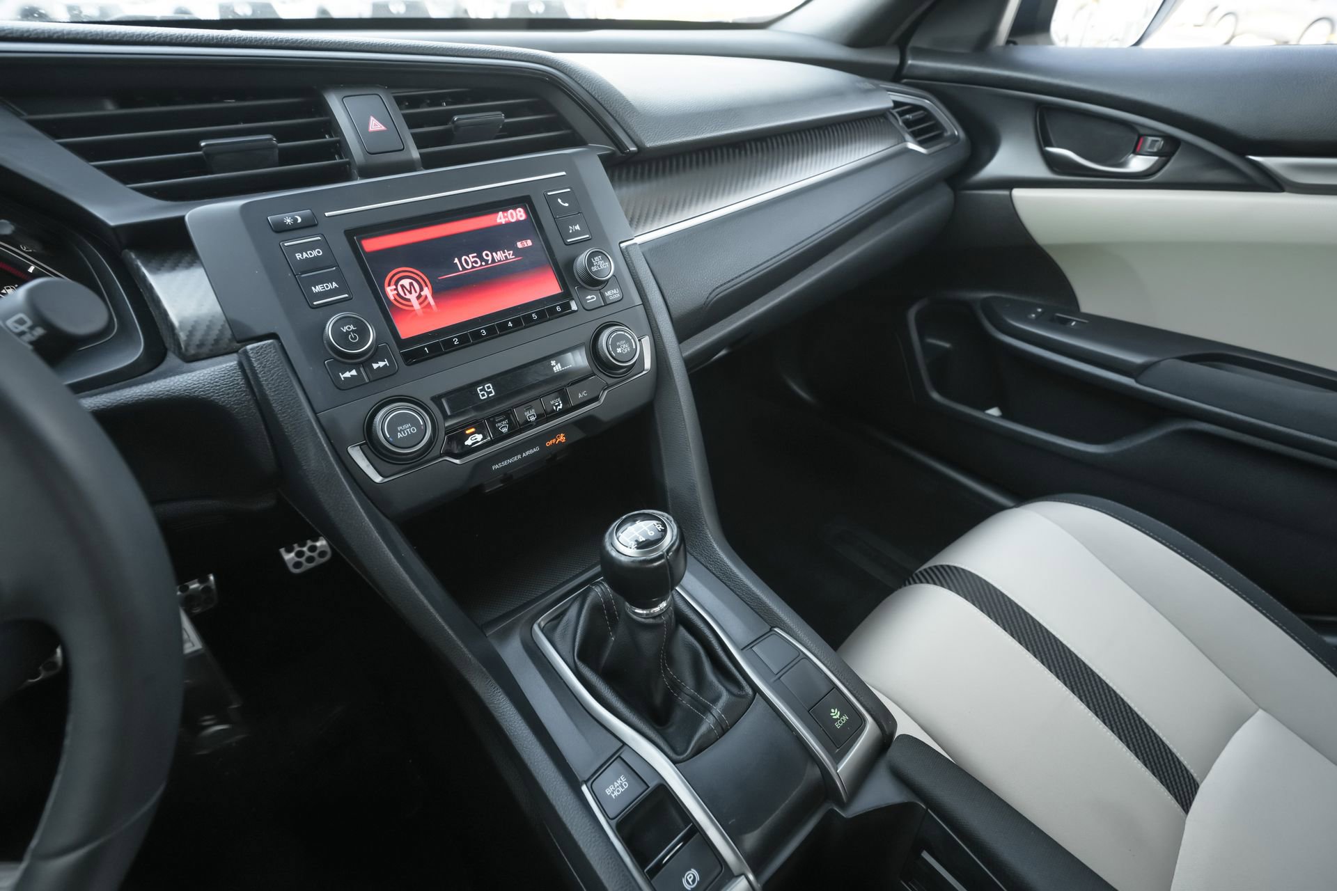 Used 2018 Honda Civic Sport image 11