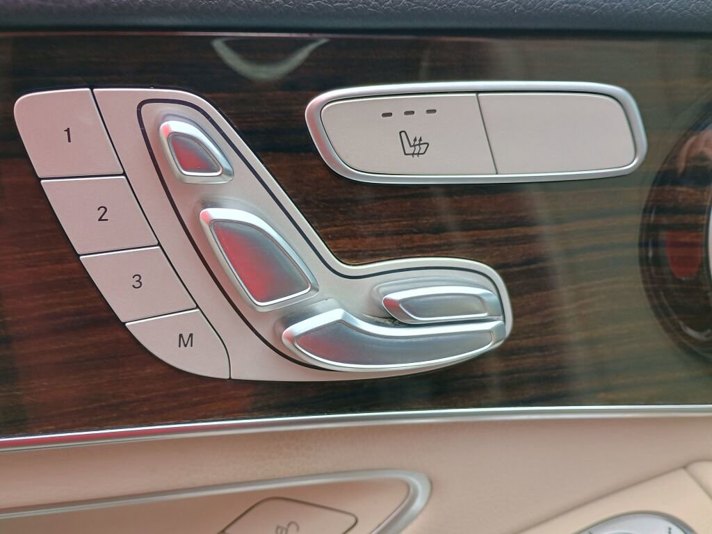 Used 2017 Mercedes-Benz GLC 300 4MATIC image 8