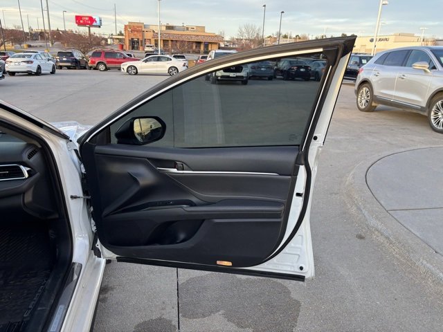 Used 2018 Toyota Camry XSE image 21