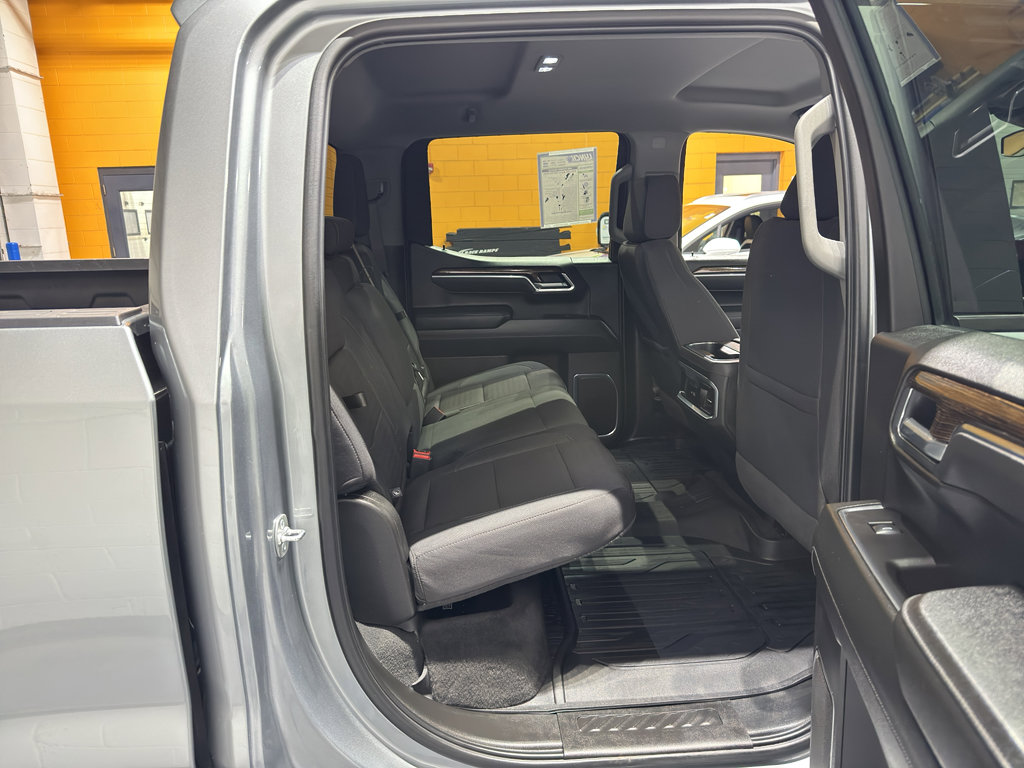 Used 2025 GMC Sierra 1500 Elevation w/ LPO, Elevation Black Package image 22