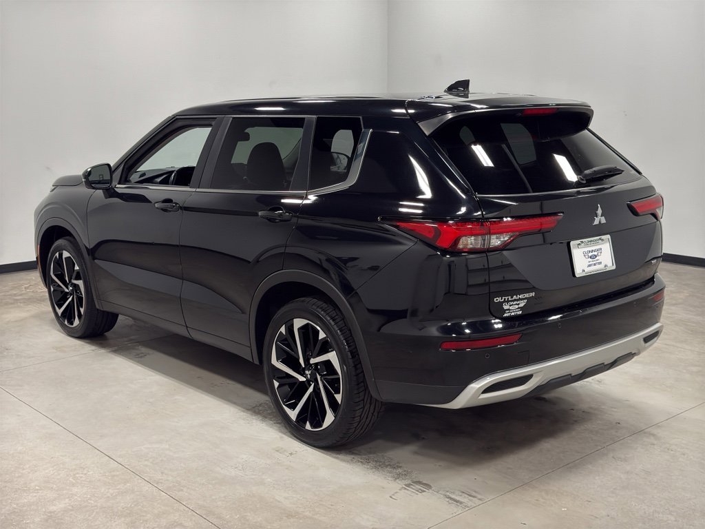 Used 2024 Mitsubishi Outlander SE image 6