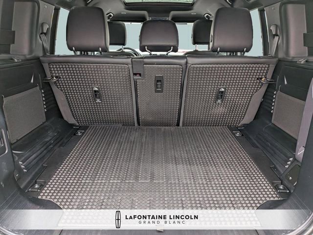 Used 2023 Land Rover Defender 110 S image 29