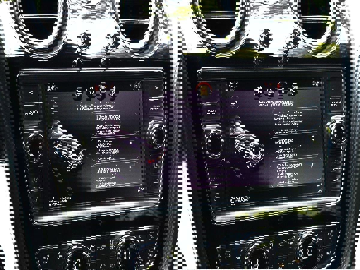 Used 2020 Bentley Bentayga Design Series image 51