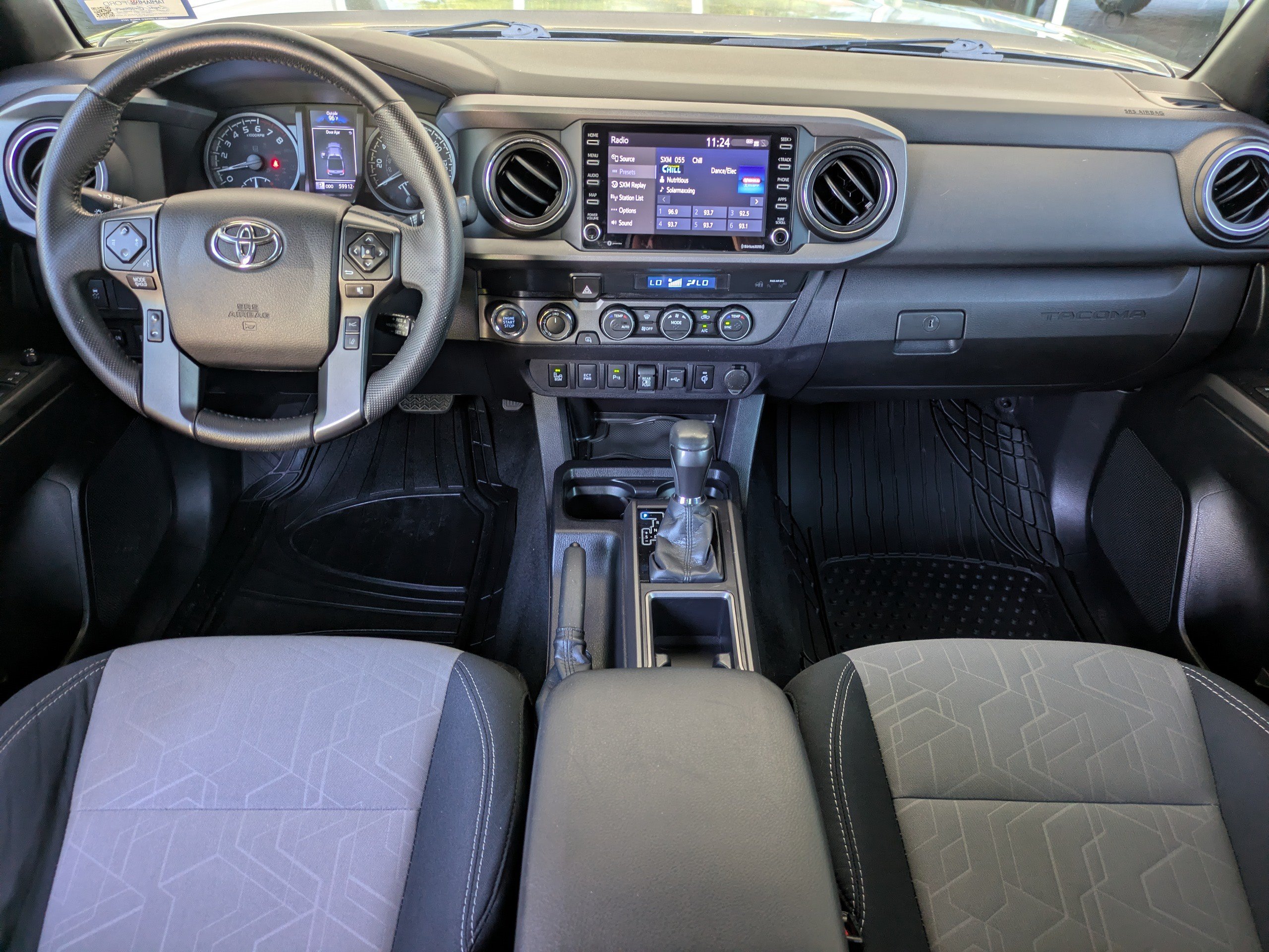 Used 2022 Toyota Tacoma TRD Off-Road w/ Technology Package AWD/4WD image 15