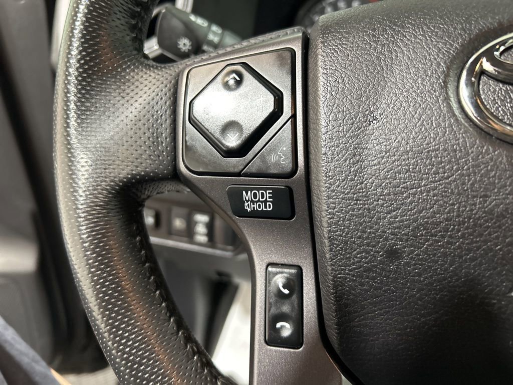 Used 2022 Toyota Tacoma TRD Off-Road AWD/4WD image 23
