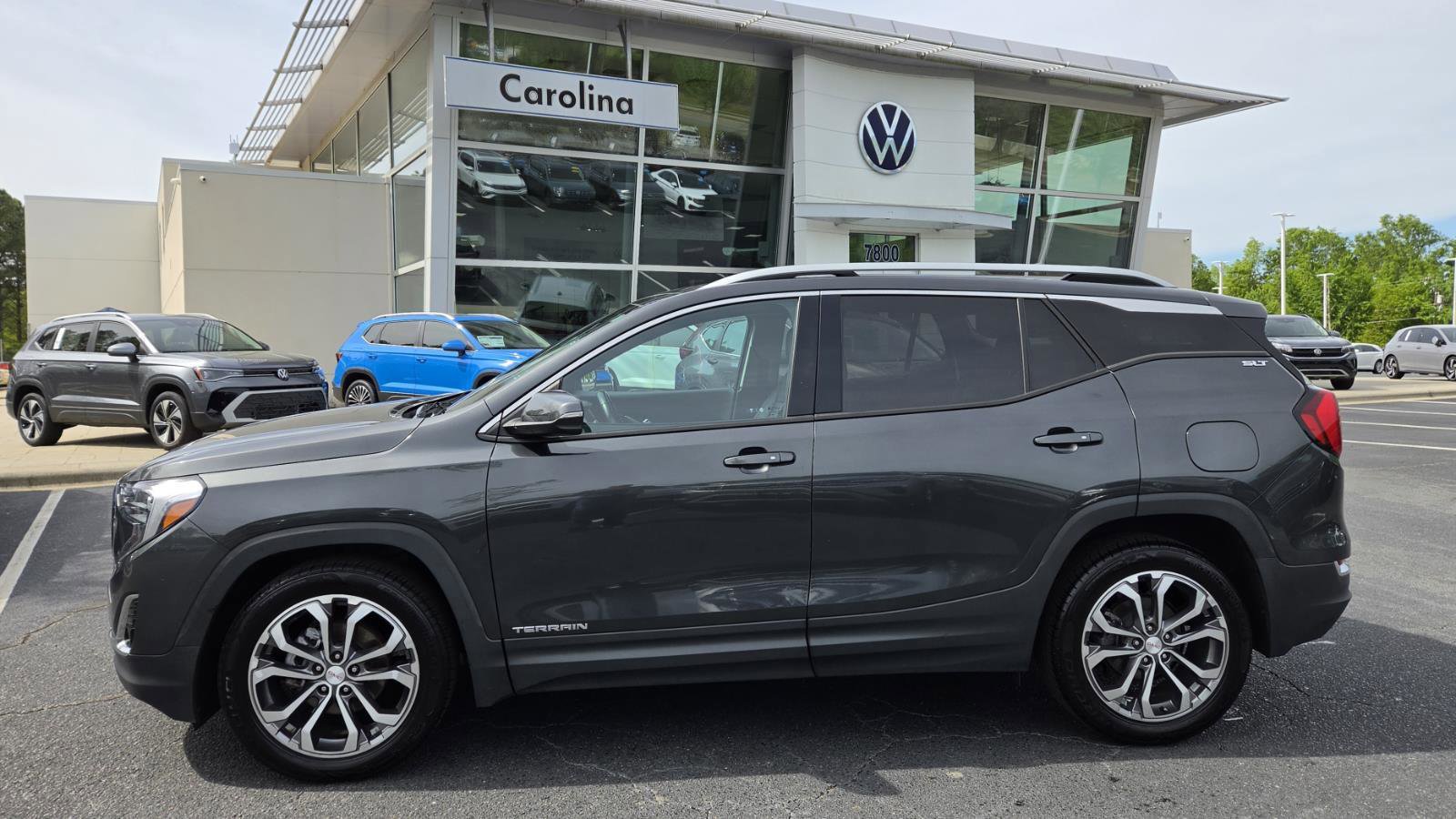 Used 2021 GMC Terrain SLT FWD image 2