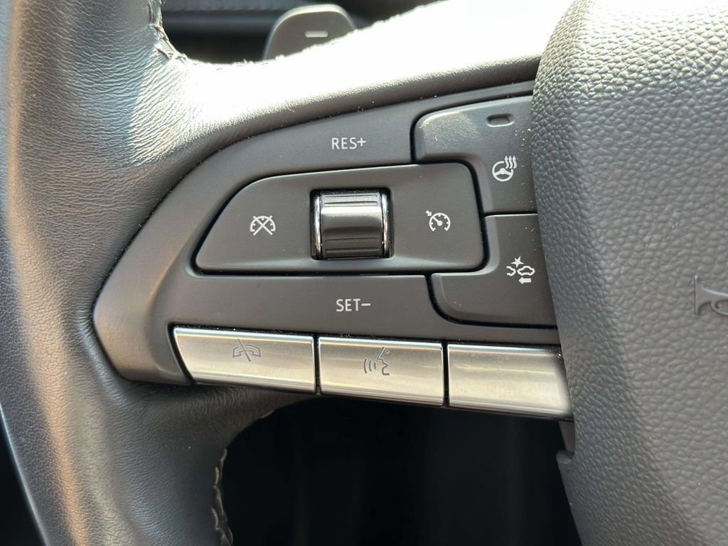 Used 2024 Cadillac XT4 Premium Luxury w/ Technology Package AWD/4WD image 37