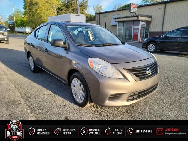 Used 2013 Nissan Versa S Plus FWD image 3