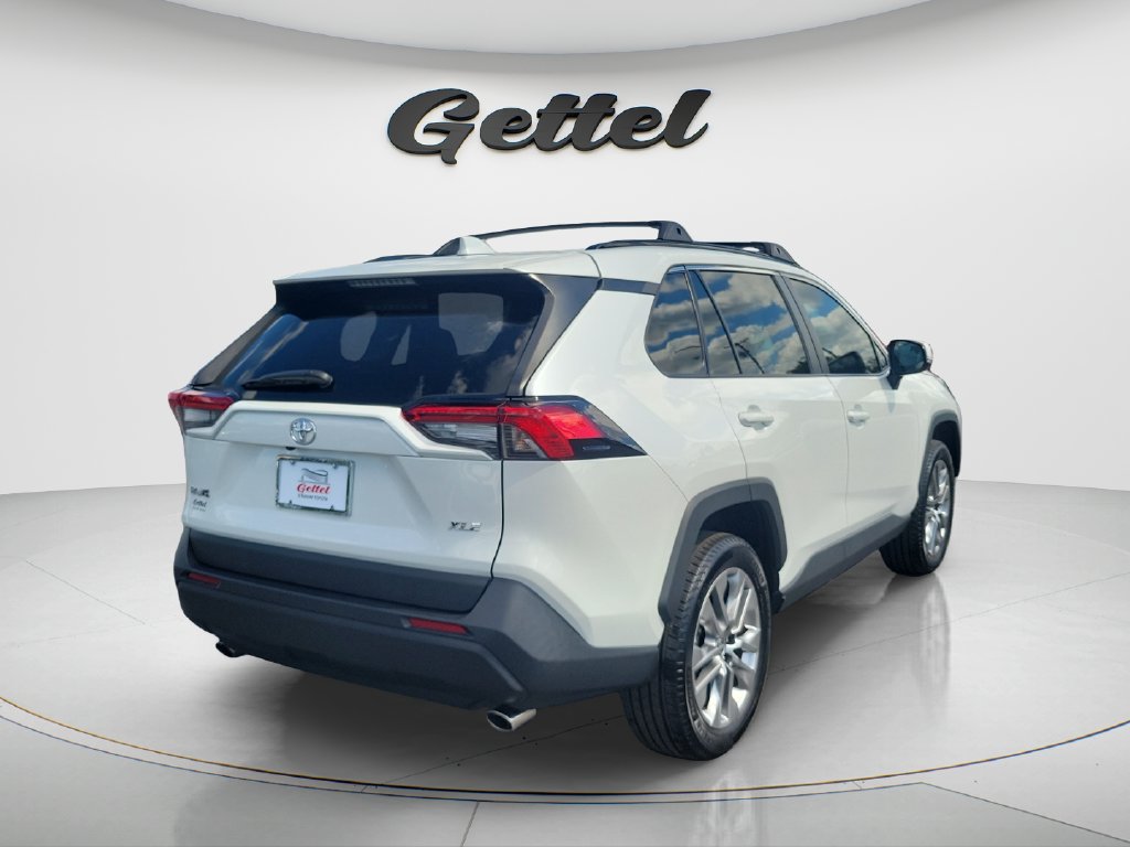 Used 2025 Toyota RAV4 XLE Premium w/ Weather Package FWD image 5