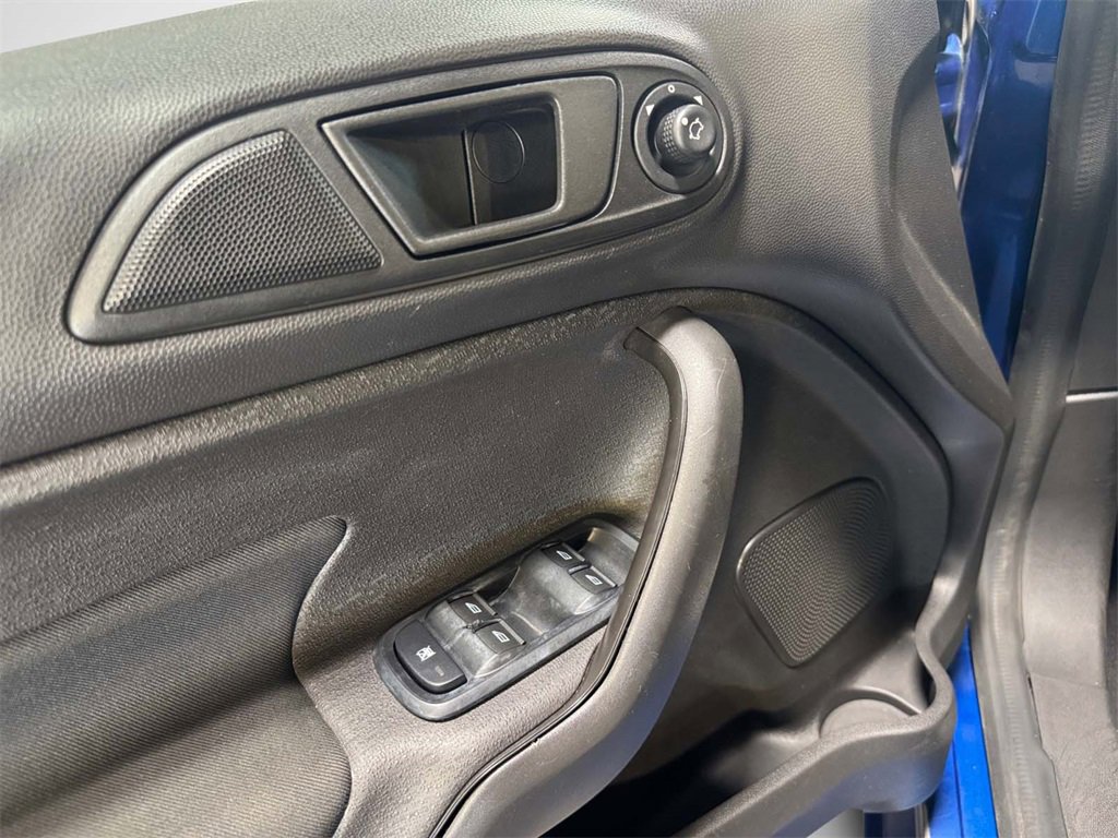 Used 2019 Ford Fiesta SE image 14