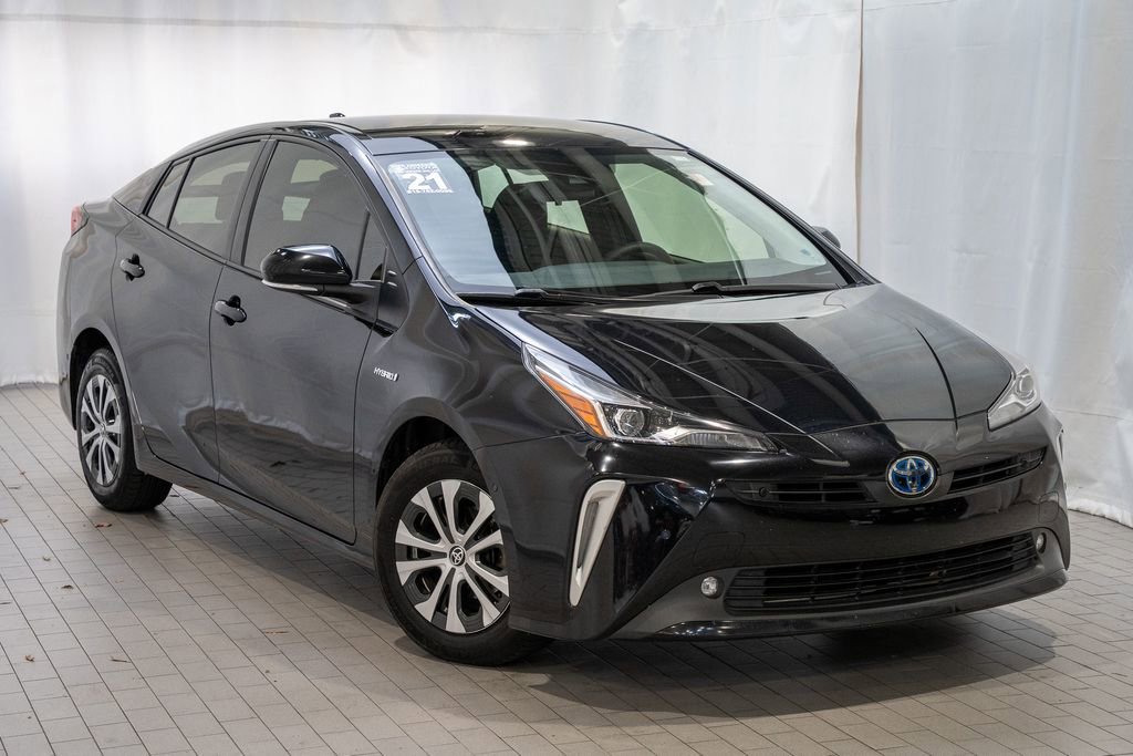 Used 2021 Toyota Prius LE image 1