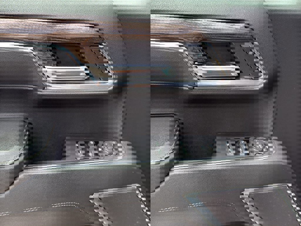 Used 2023 Chevrolet Silverado 1500 RST w/ Z71 Off-Road Package image 10