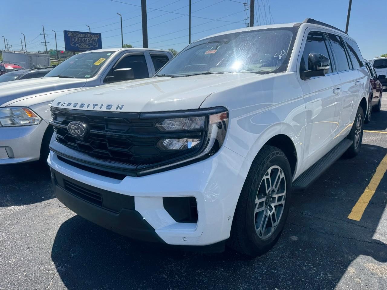 Used 2025 Ford Expedition Active AWD/4WD image 10