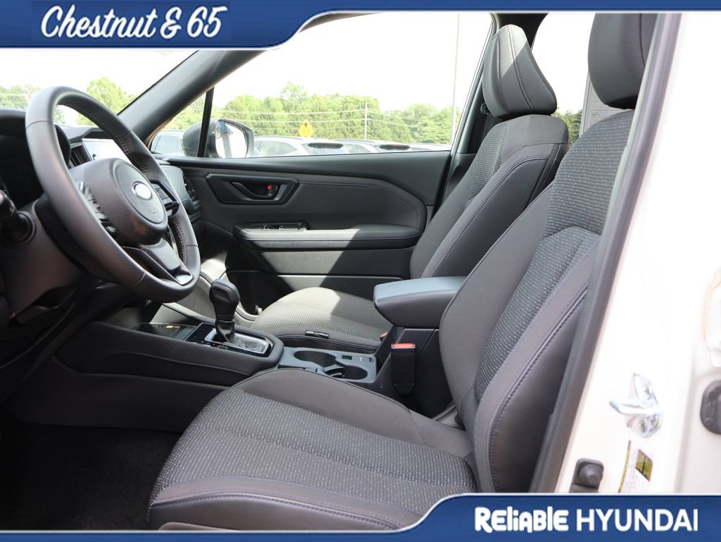 Used 2025 Subaru Forester Premium AWD/4WD image 24
