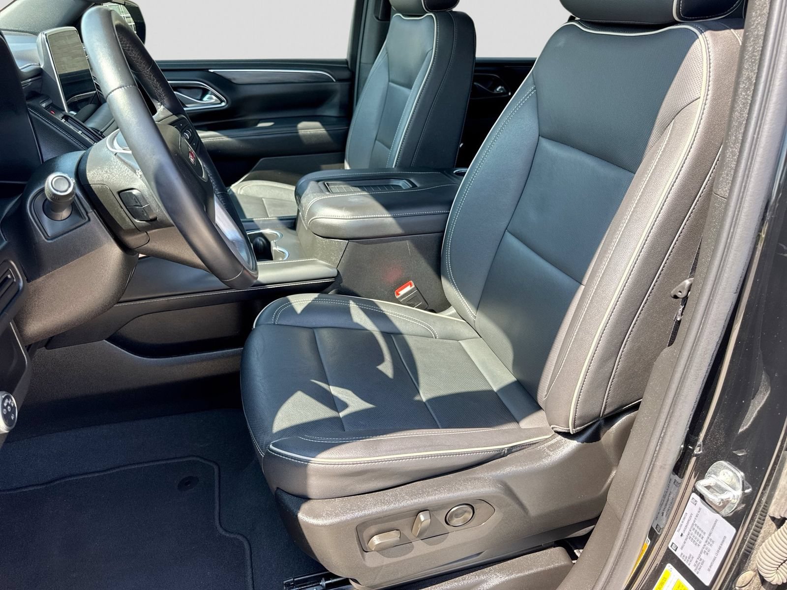 Used 2023 GMC Yukon SLT AWD/4WD image 19