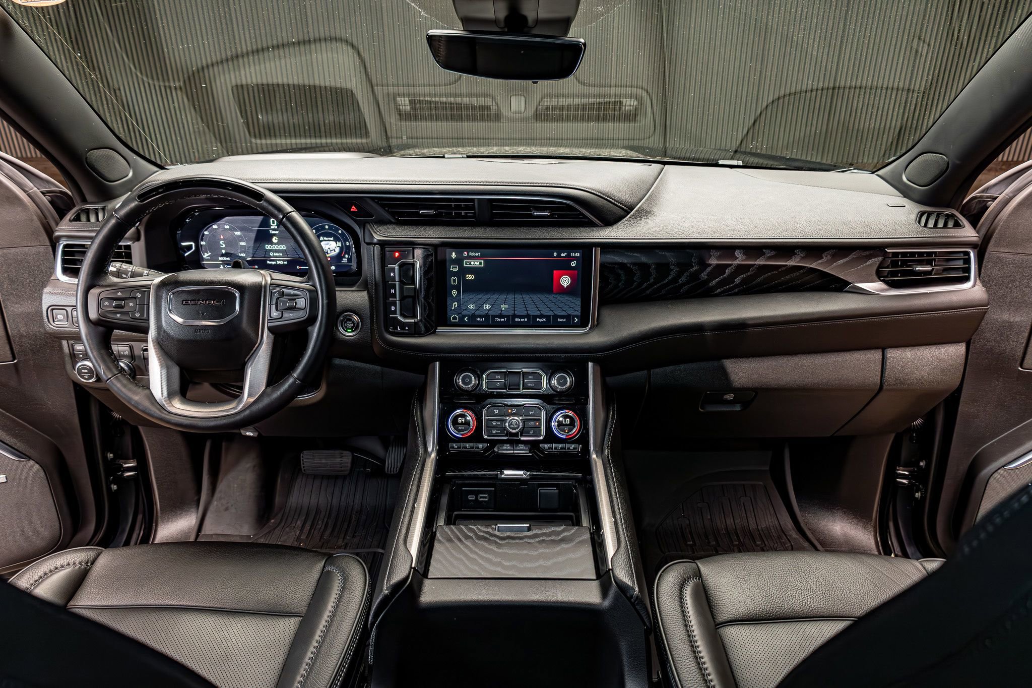 Used 2024 GMC Yukon XL Denali w/ Denali Reserve Package image 15