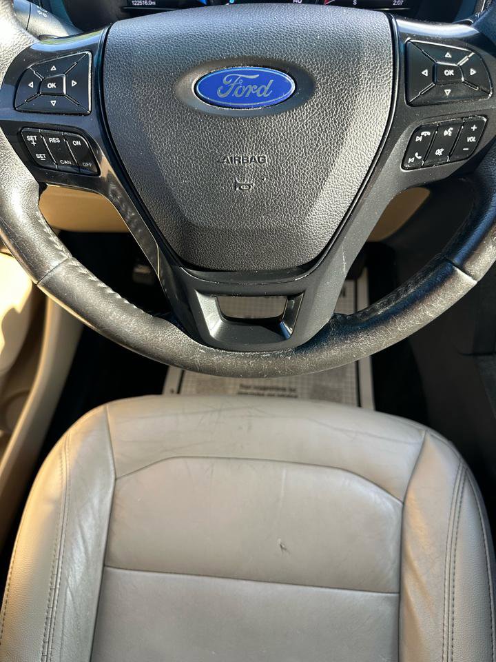 Used 2016 Ford Explorer XLT w/ Equipment Group 202A AWD/4WD image 27