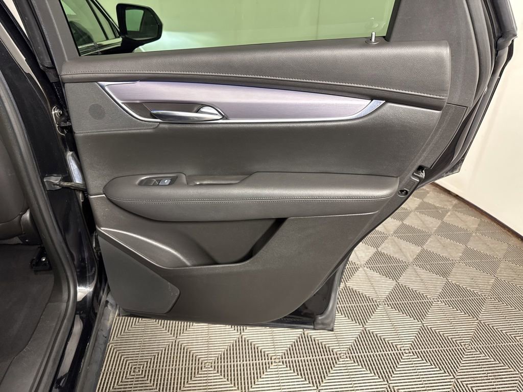 Used 2017 Cadillac XT5 Premium Luxury AWD/4WD image 18