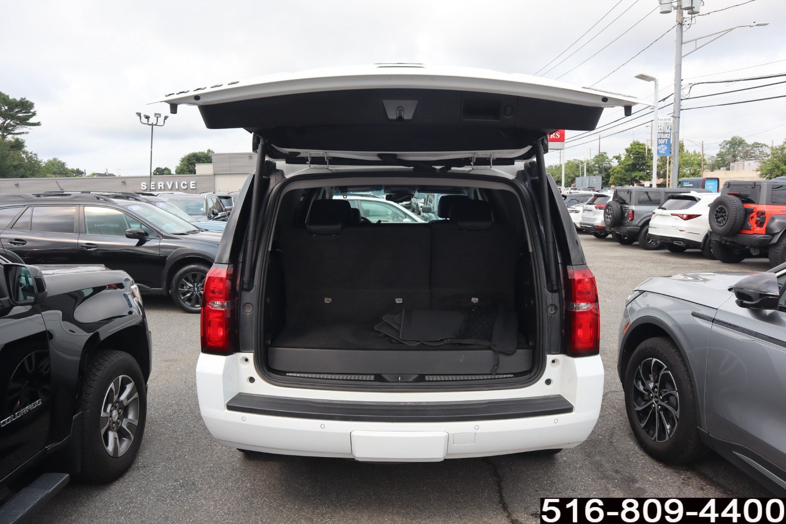 Used 2019 Chevrolet Tahoe Premier w/ RST 6.2L Performance Edition AWD/4WD image 26