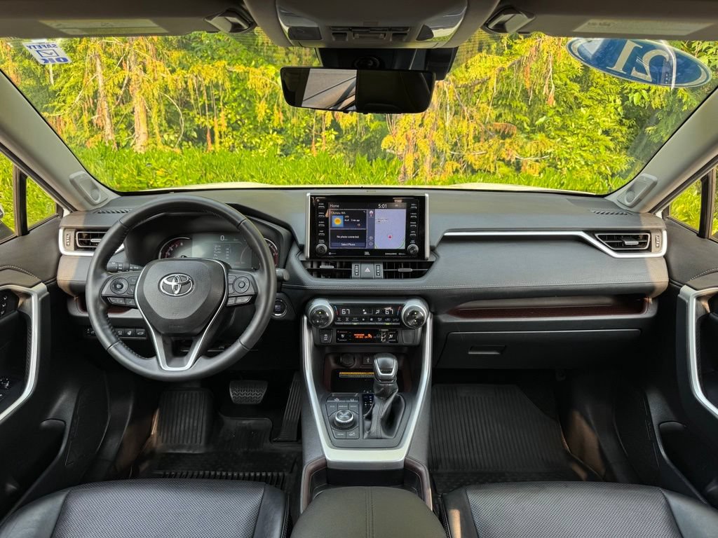 Used 2021 Toyota RAV4 Limited AWD/4WD image 5