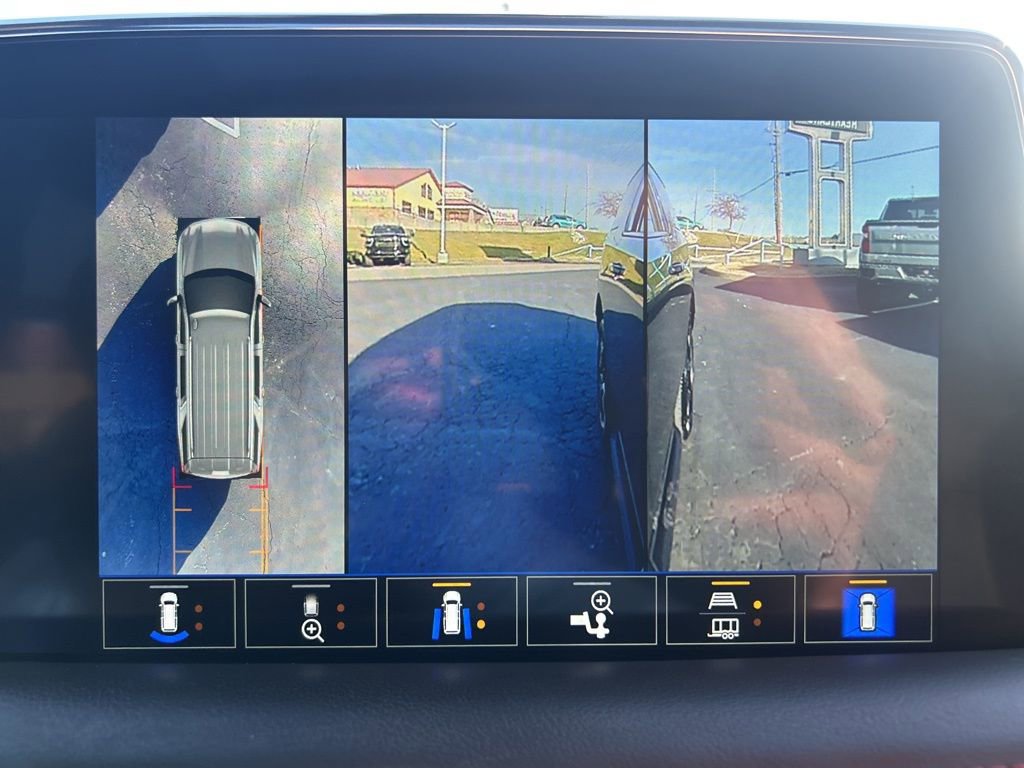 Used 2022 Chevrolet Suburban RST w/ Luxury Package image 33