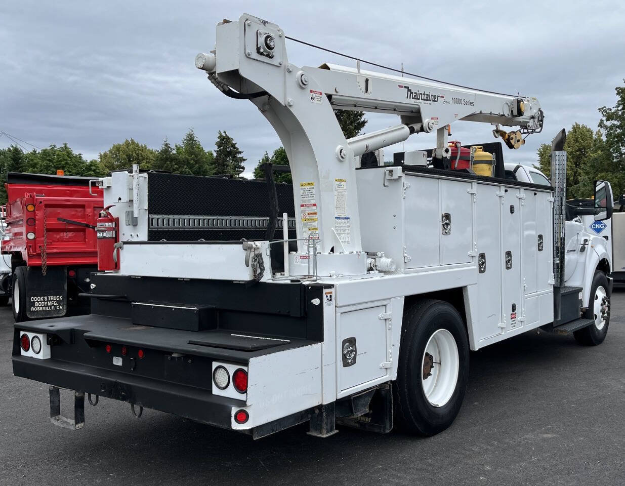 Used 2017 Ford F750 2WD Regular Cab Super Duty image 5
