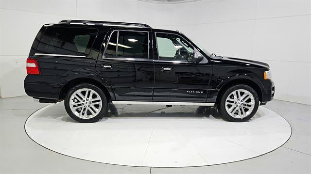 Used 2017 Ford Expedition Platinum RWD image 9