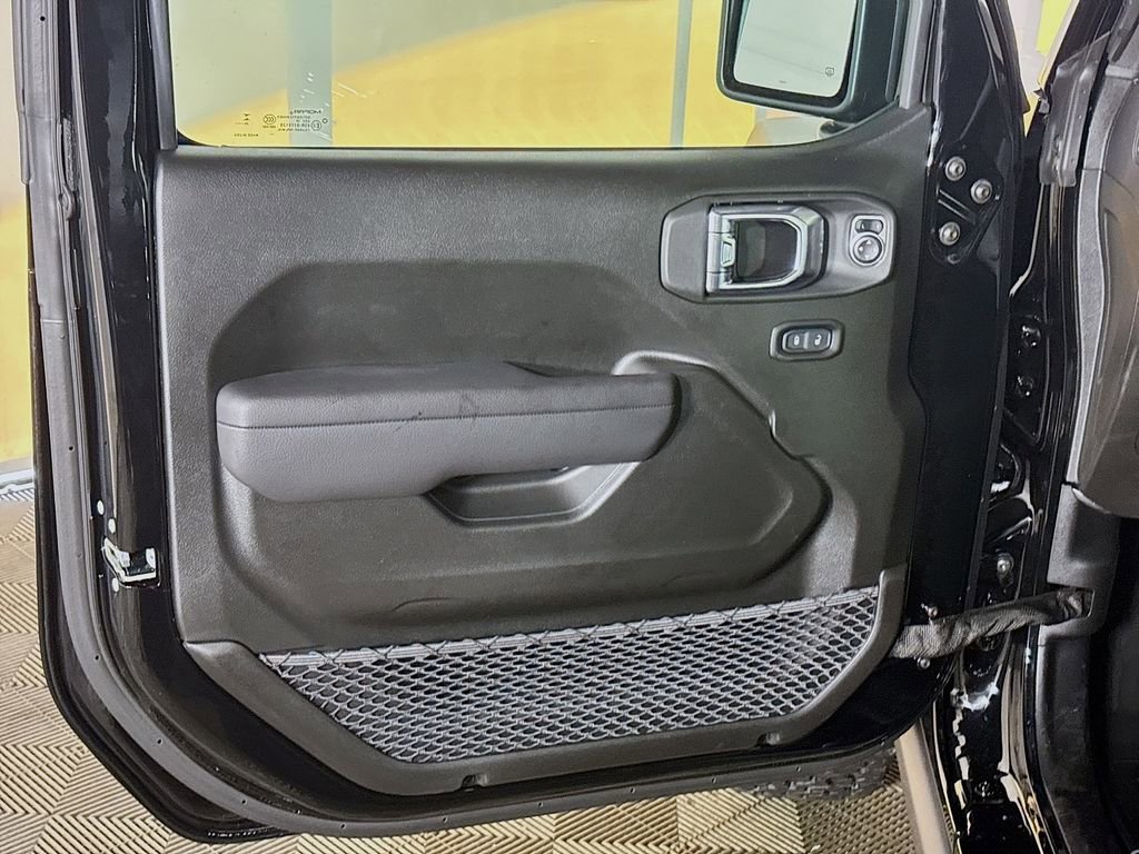 New 2025 Jeep Wrangler Unlimited Rubicon image 11