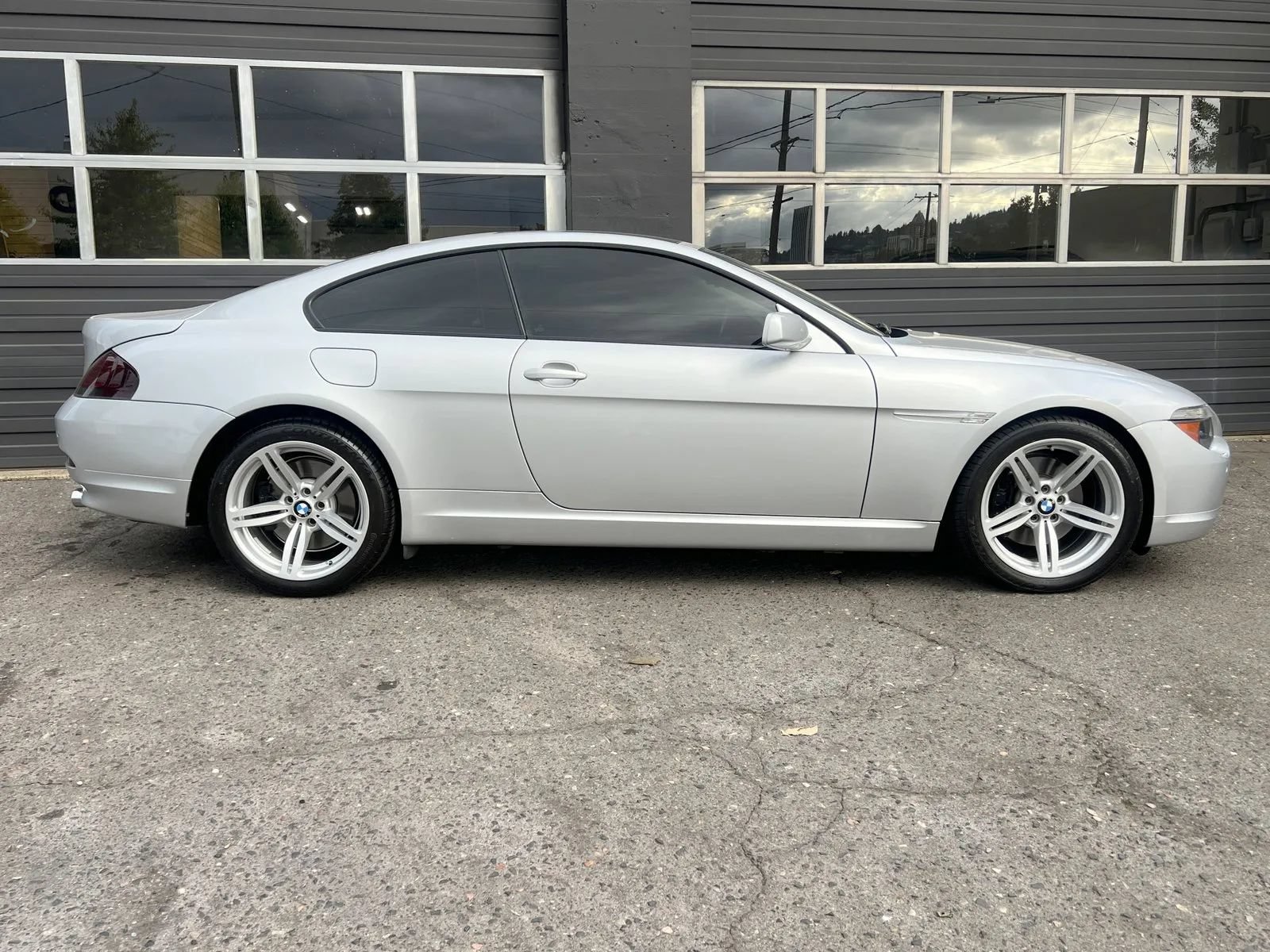 Used 2004 BMW 645Ci Coupe RWD image 9