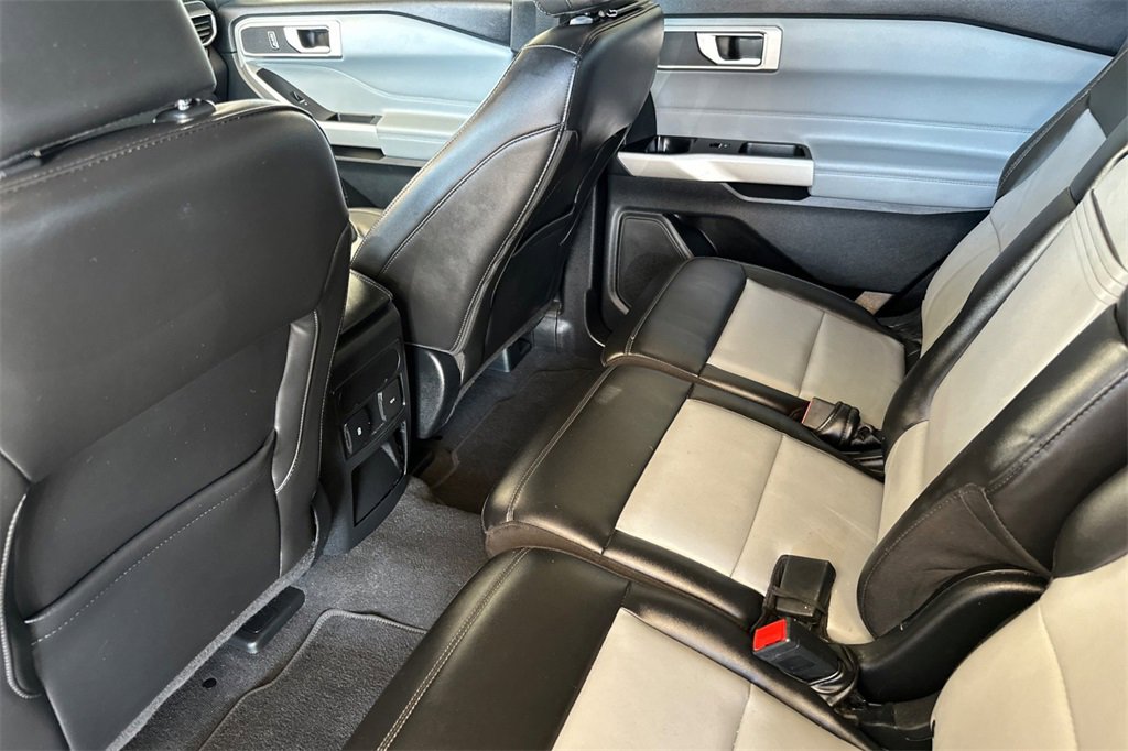 Used 2022 Ford Explorer XLT w/ Equipment Group 202A image 14