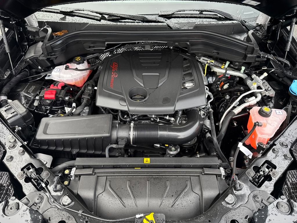 New 2025 Alfa Romeo Stelvio Sprint w/ Convenience Package image 29