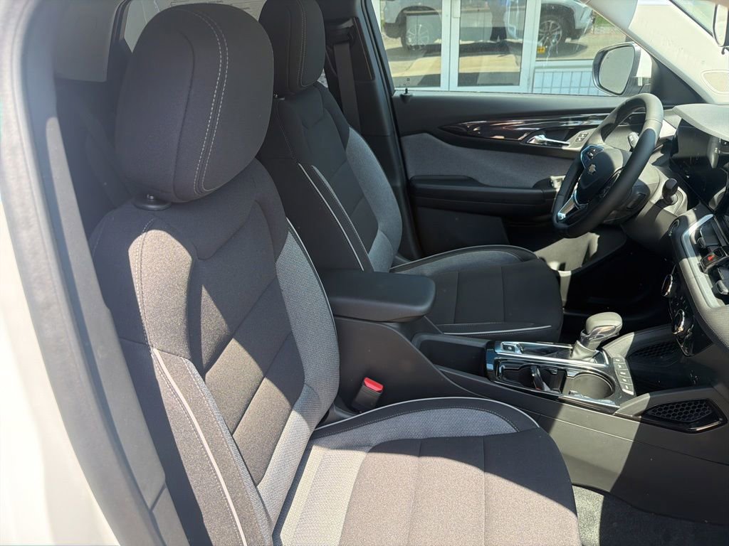 New 2026 Chevrolet TrailBlazer LT w/ LT Cold Weather Package AWD/4WD image 23
