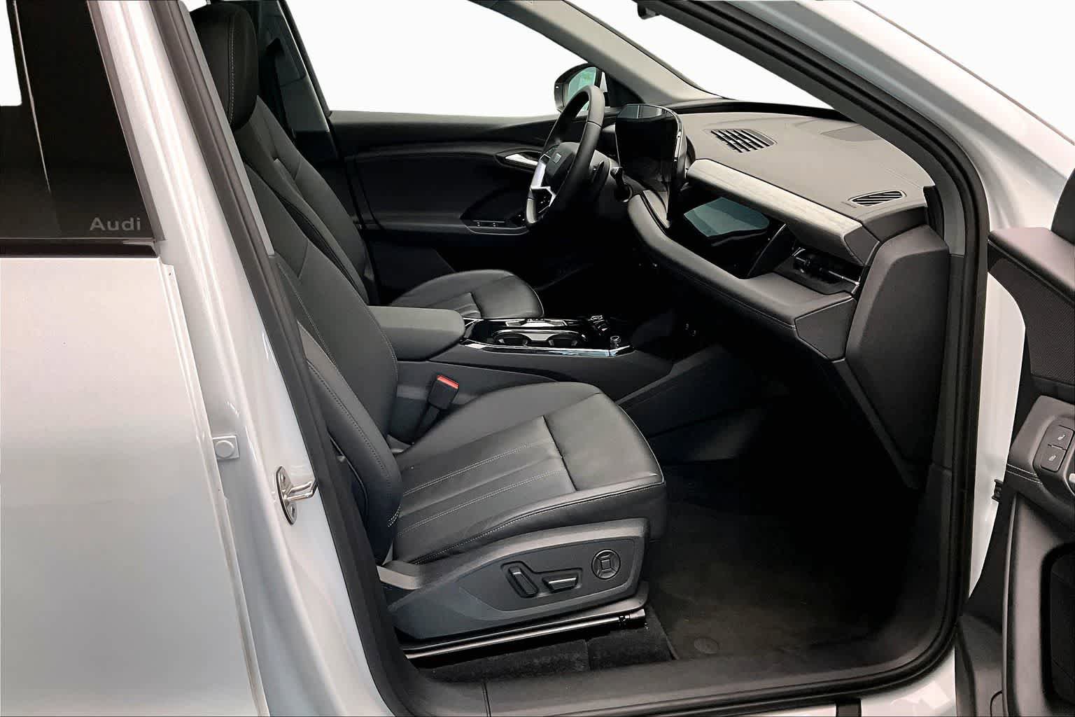 Certified 2025 Audi Q6 e-tron Premium w/ Convenience Package RWD image 8
