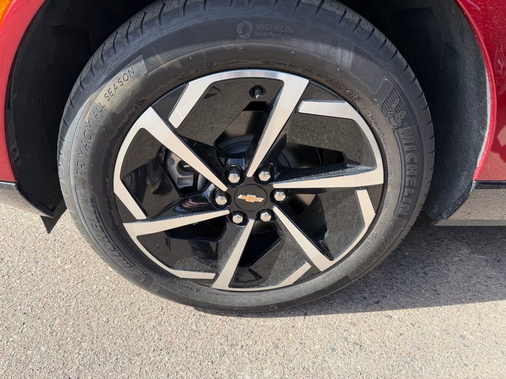 Used 2025 Chevrolet Equinox EV LT w/ Convenience Package image 7