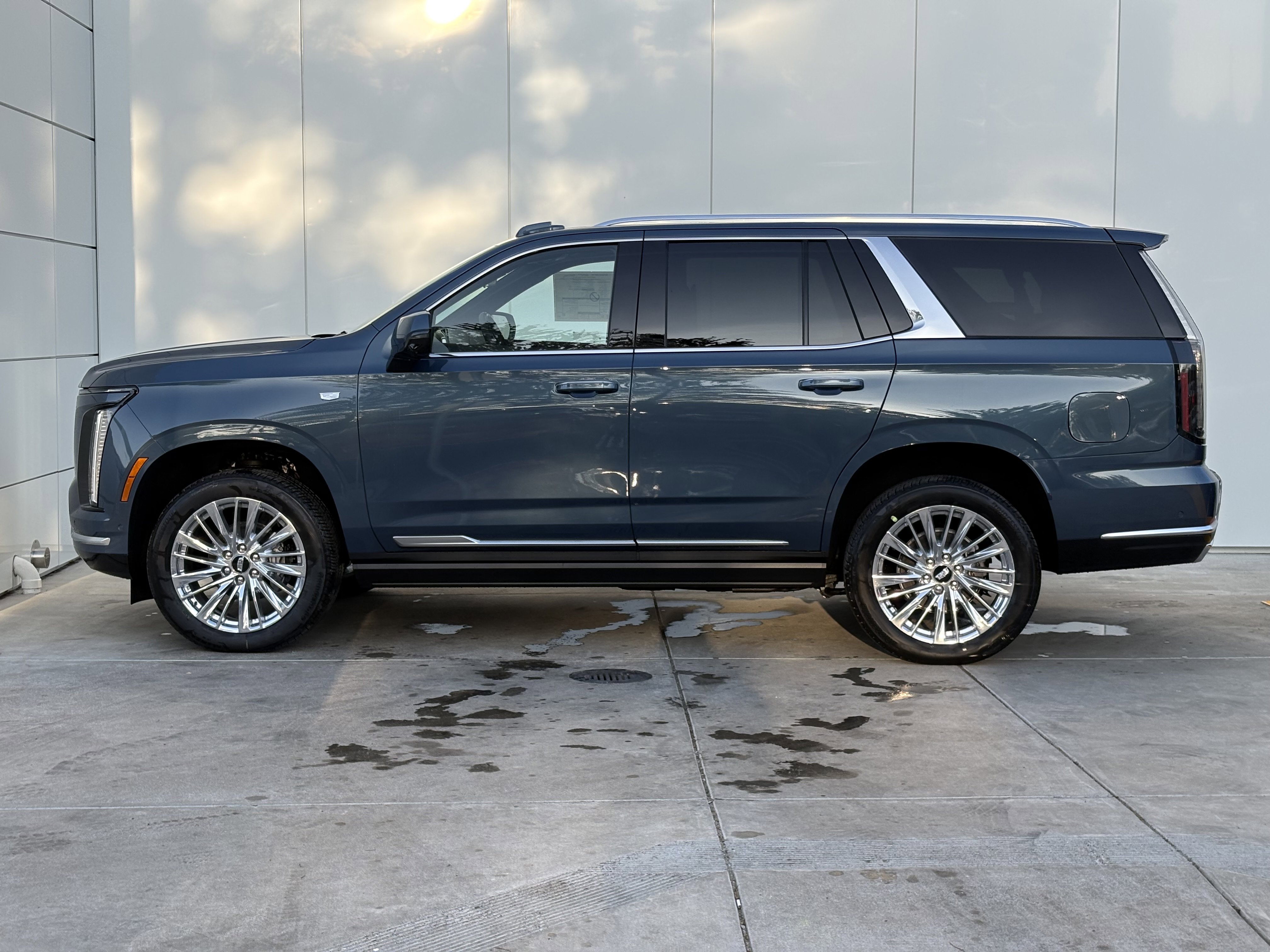 New 2026 Cadillac Escalade Luxury image 4