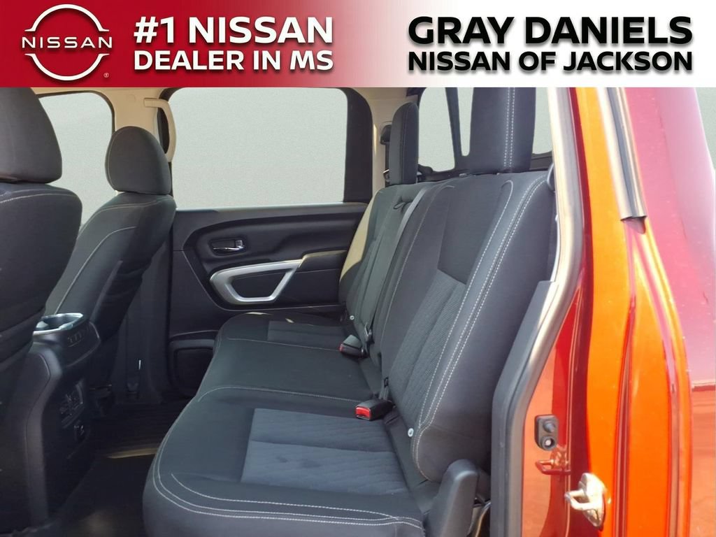 Used 2018 Nissan Titan SV w/ SV Convenience Package AWD/4WD image 26