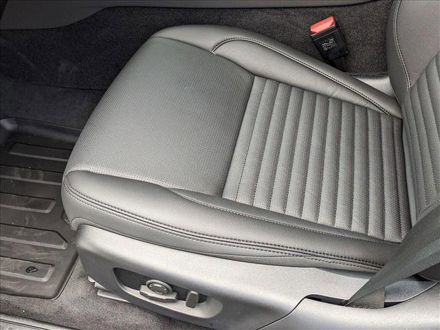 New 2025 Land Rover Discovery Sport S image 4