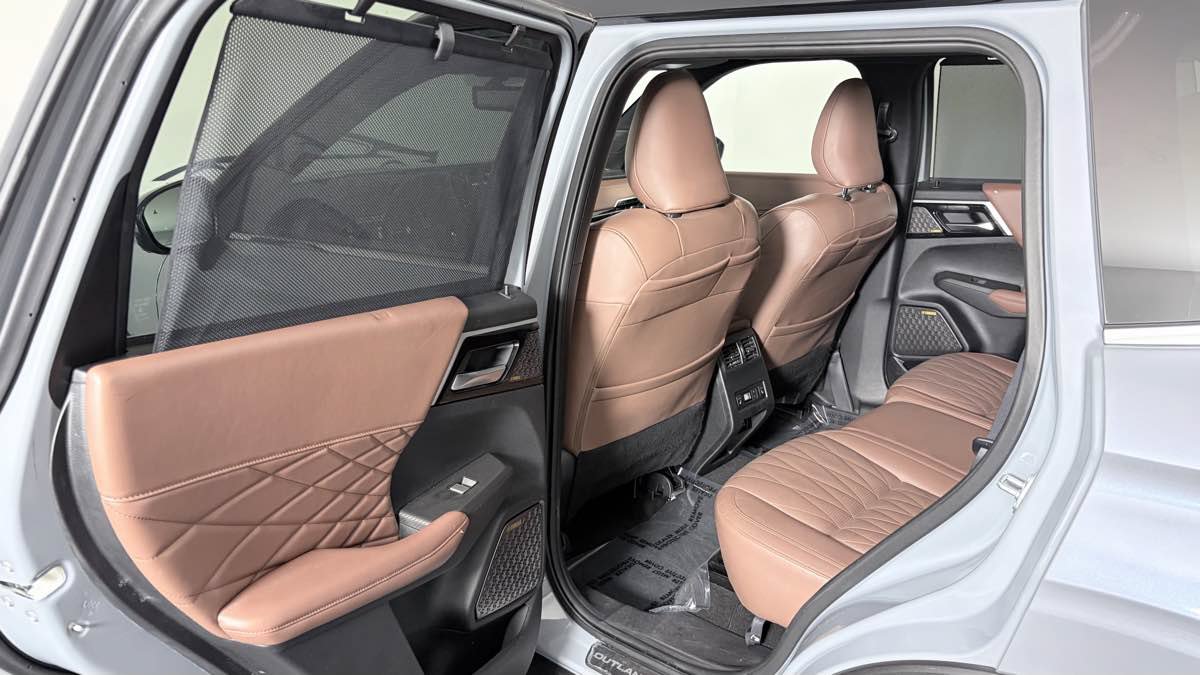 Used 2025 Mitsubishi Outlander SEL AWD/4WD image 26