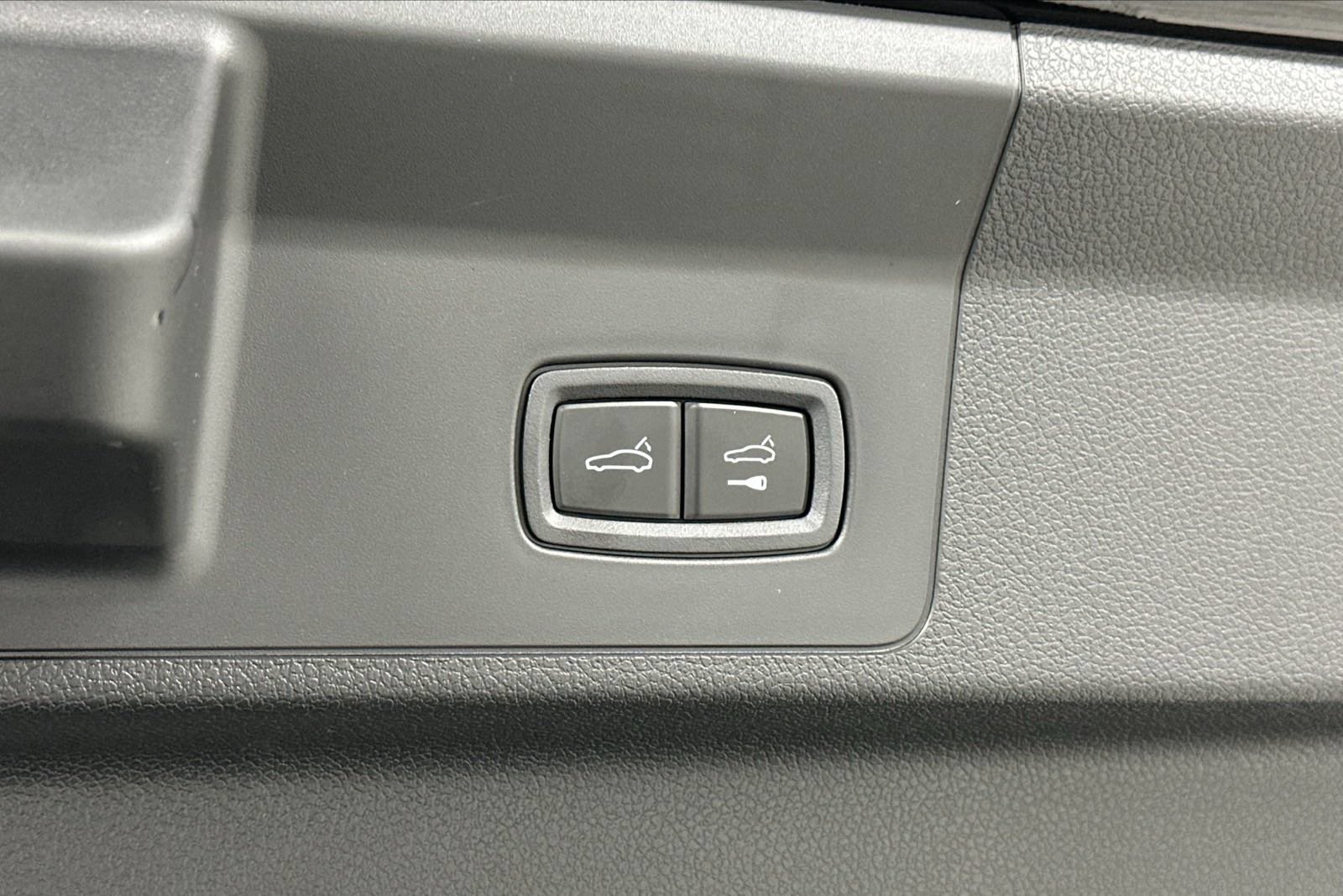 Certified 2025 Porsche Panamera 4 AWD/4WD image 50