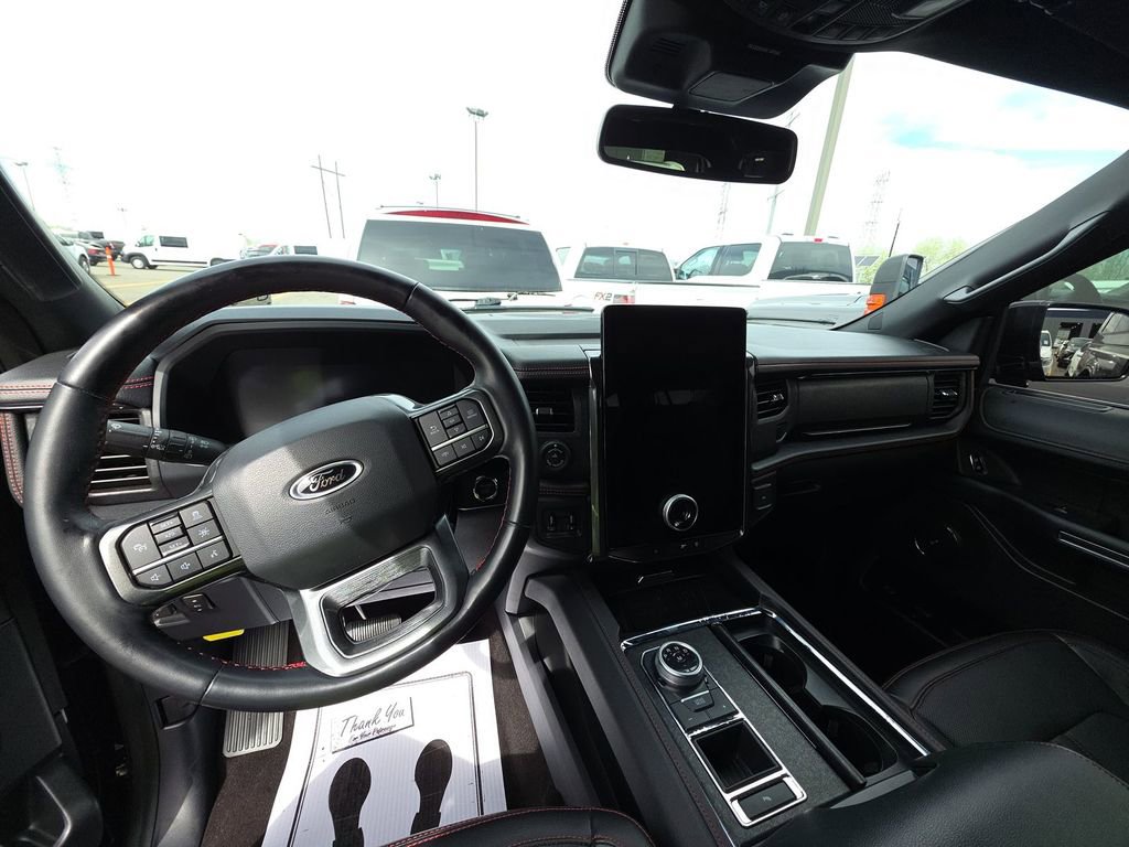 Used 2023 Ford Expedition Limited image 5