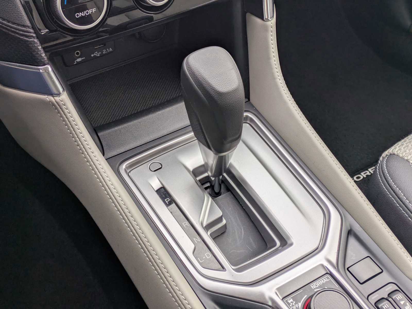 Used 2024 Subaru Forester Premium image 32