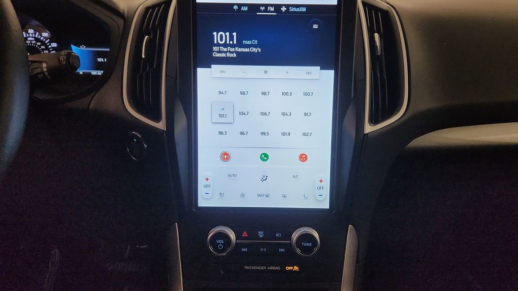 Used 2023 Ford Edge SEL w/ Convenience Package image 16