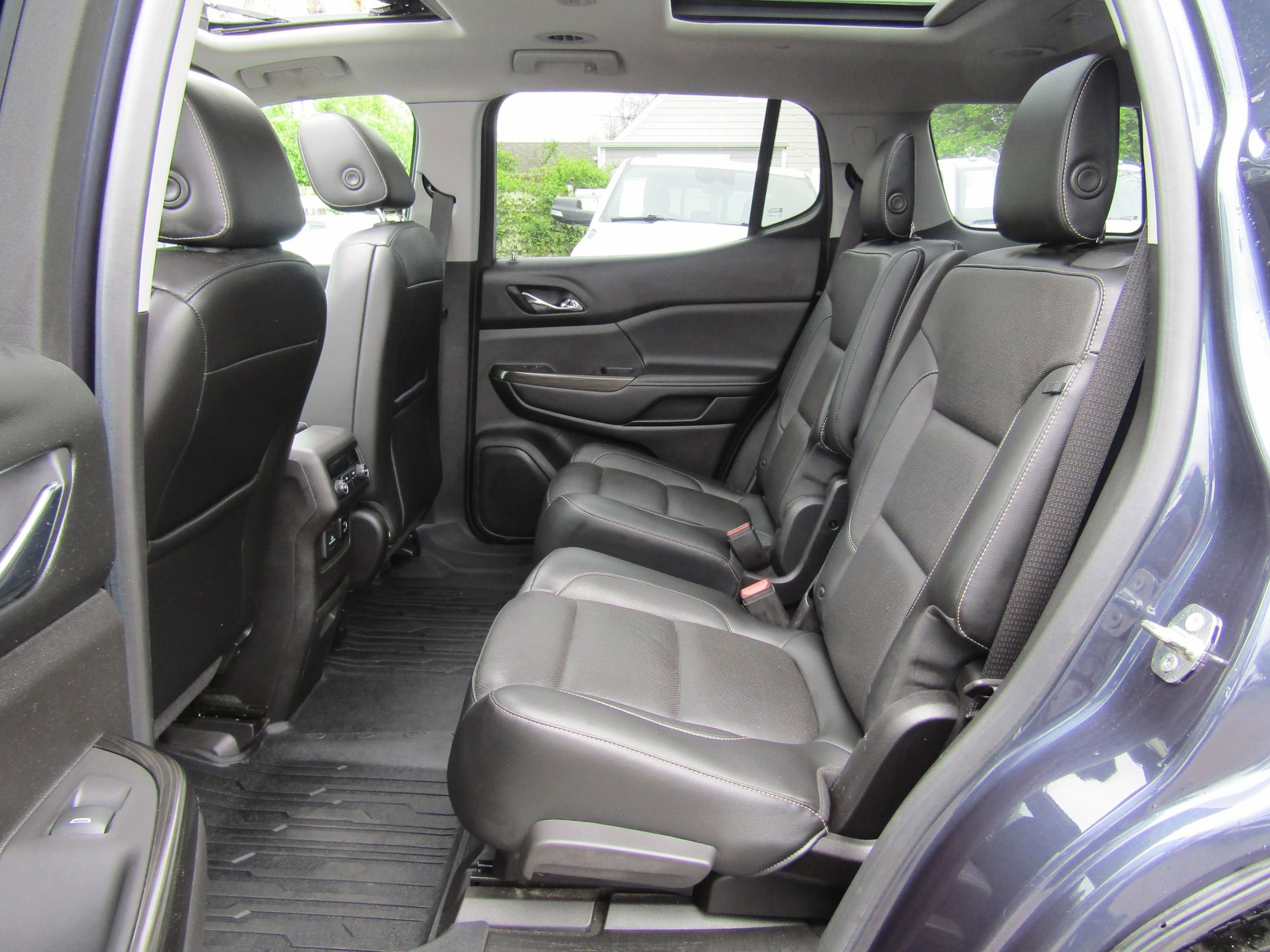 Used 2018 GMC Acadia SLT AWD/4WD image 15