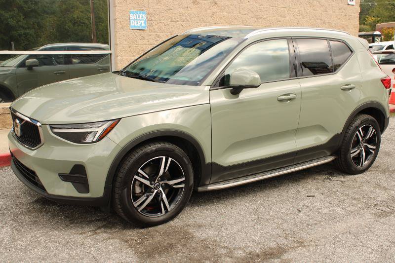 Used 2023 Volvo XC40 B5 Core AWD/4WD image 3