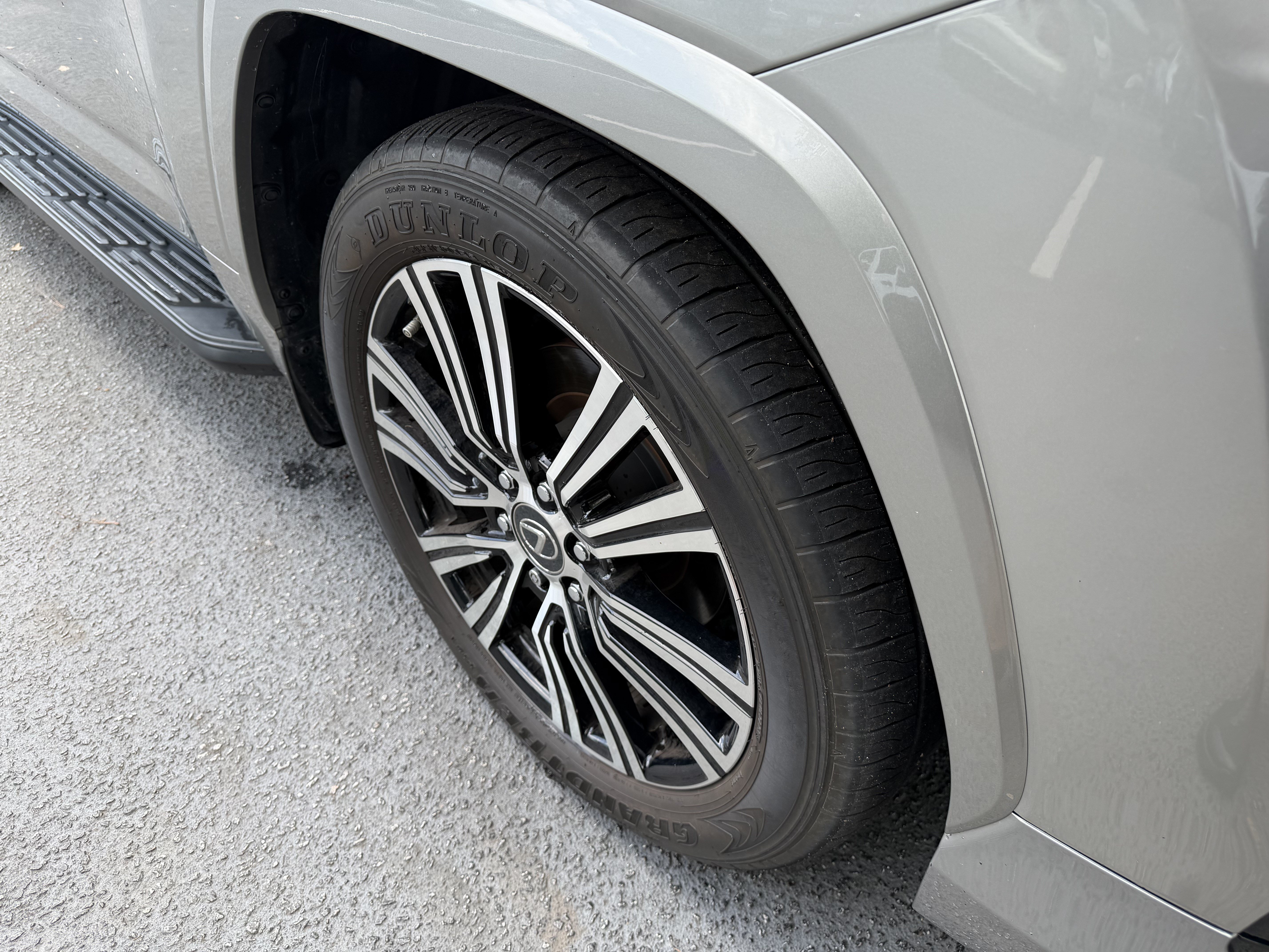 Used 2023 Lexus LX 600 4WD w/ Appearance Package image 11
